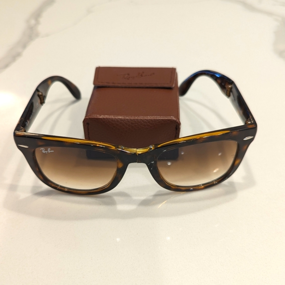 Ray-Ban Tortoise Frame Folding Wayfarer Square Sunglasses